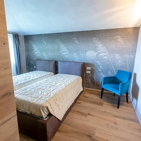Ξενοδοχείο με διαμερίσματα Eremus Relais Lonato