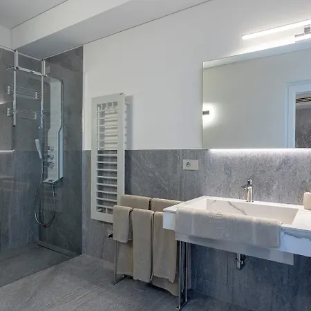 Ξενοδοχείο με διαμερίσματα Eremus Relais 4*