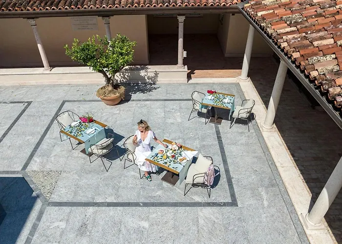 Eremus Relais شقة فندقية 4*